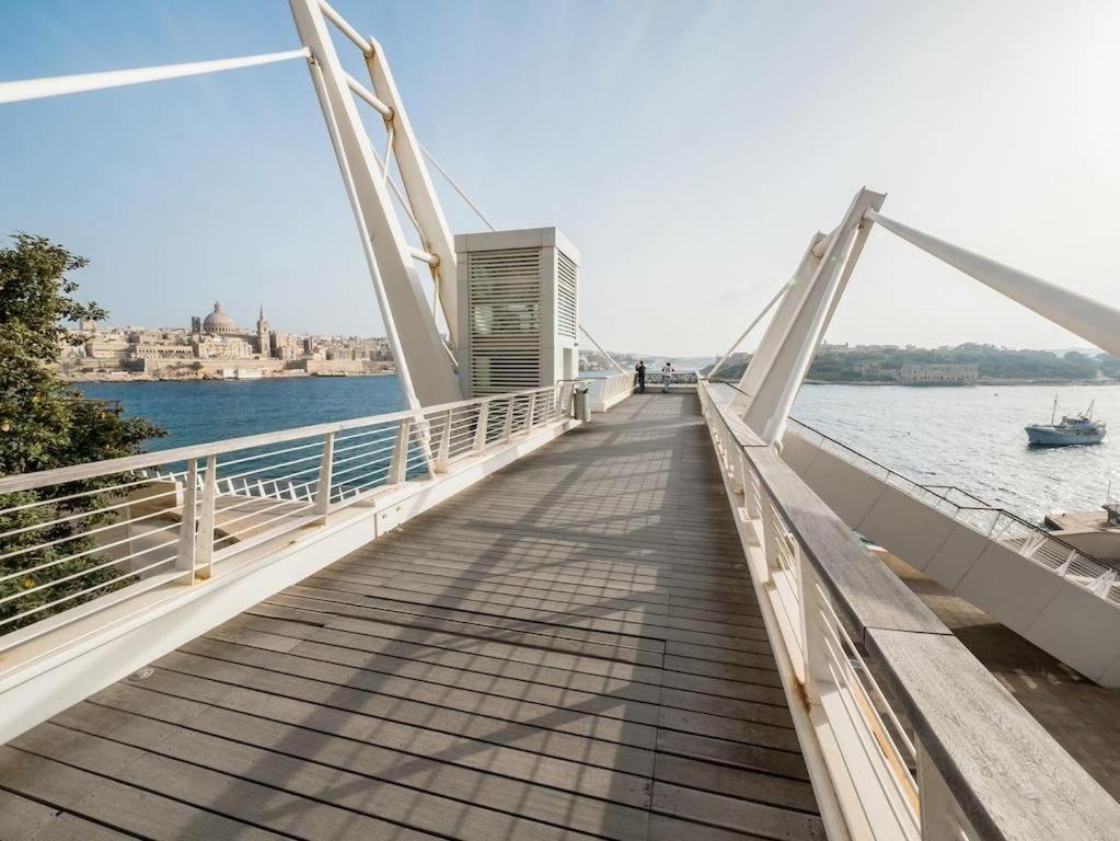 Marvellous Apartment With Valletta And Harbour Views Слима Екстериор снимка