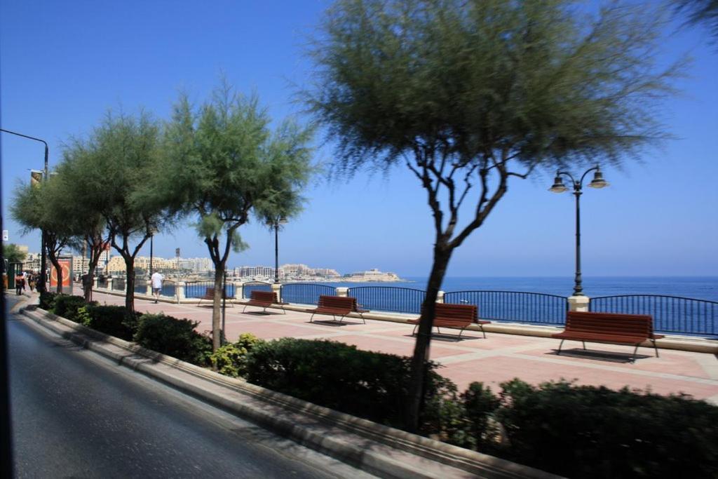Marvellous Apartment With Valletta And Harbour Views Слима Екстериор снимка